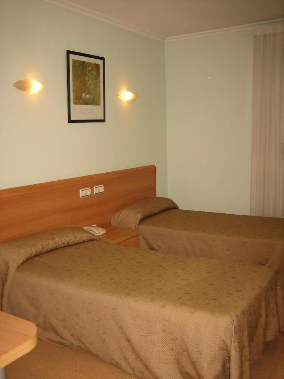 Hostal Madruga Elche Extérieur photo